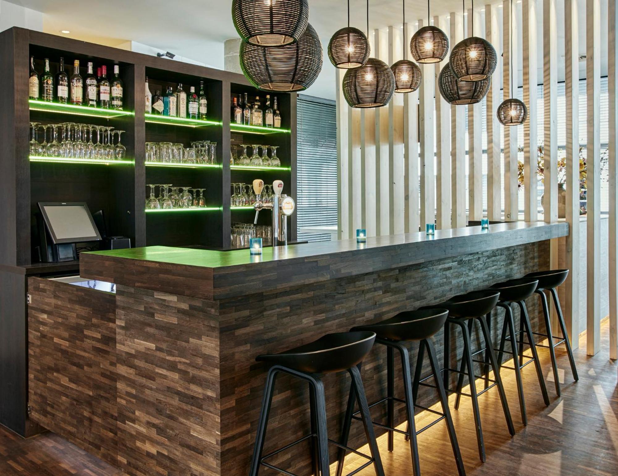 Express Centre By Ihg Hotel